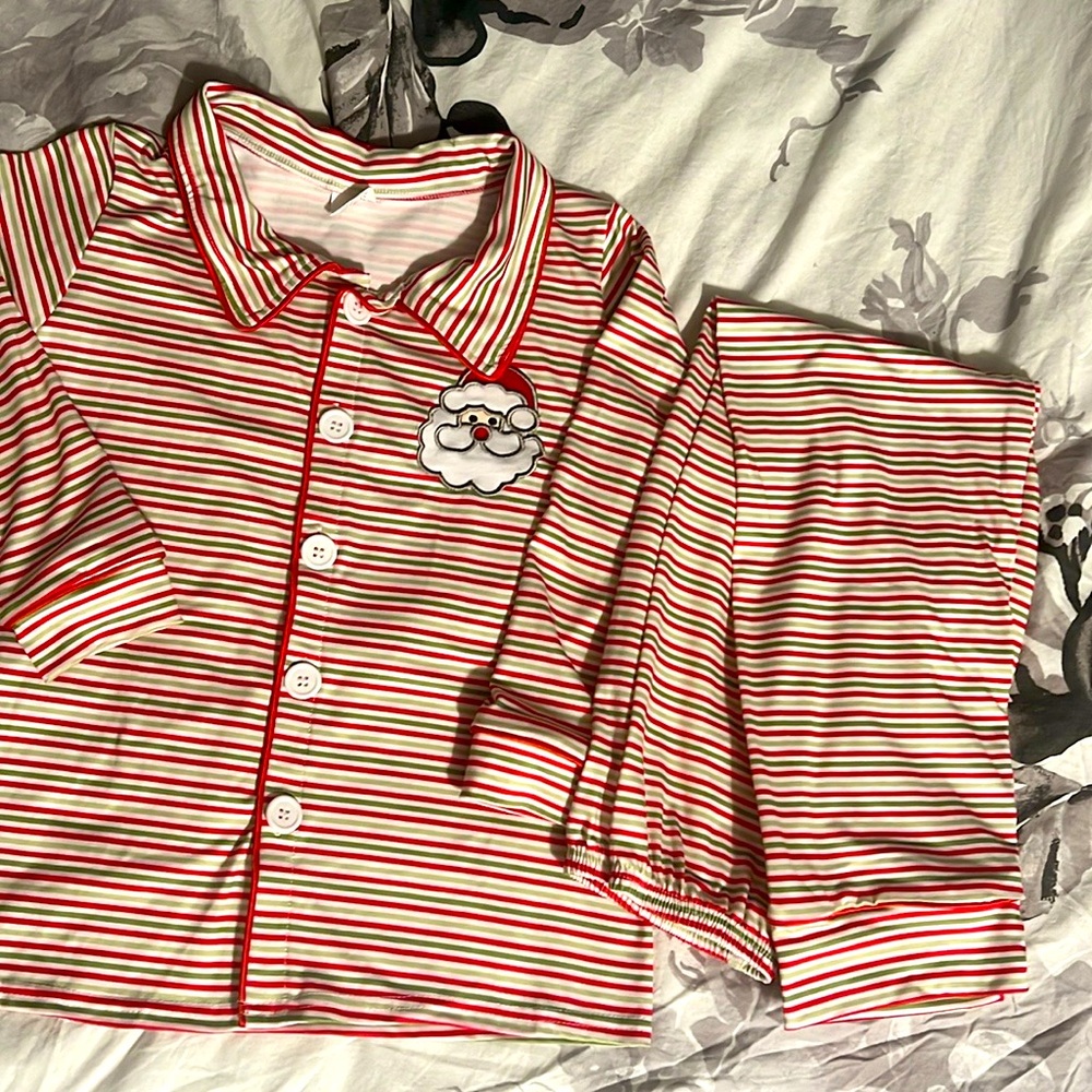 Boys or girls 
Size 8/9
Worn only for pictures
Bought at online Boutique